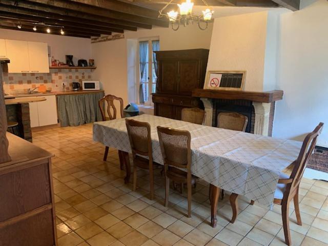 Maison Lushbrooks Moutier-Malcard Extérieur photo
